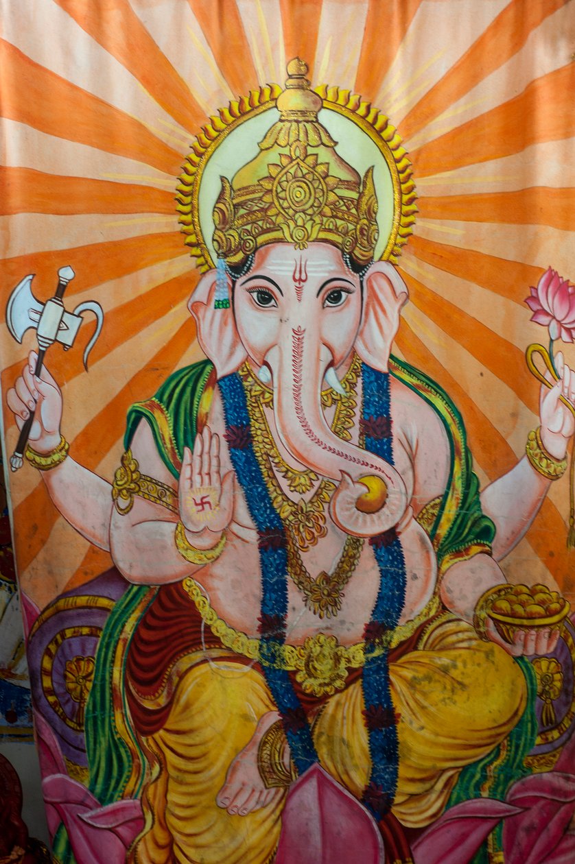 Ein Gemälde des elefantenköpfigen Gottes Ganesh auf einem Schirm im Dorf Kovil in Tirukovil, Sri Lanka. 29. Mai 2010 von Unknown