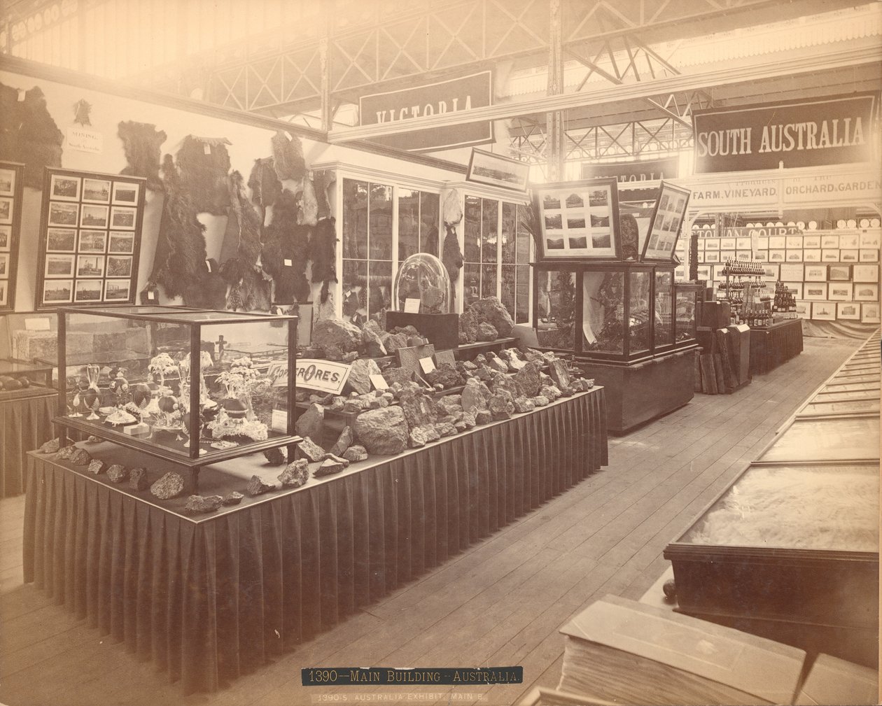 Südaustralische Ausstellung, Hauptgebäude, Centennial International Exhibition, Philadelphia, 1876 von American Photographer