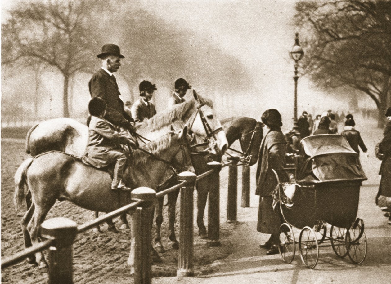 Eine Reitstunde in Rotten Row, aus Wunderbares London, veröffentlicht 1926-27 von English Photographer