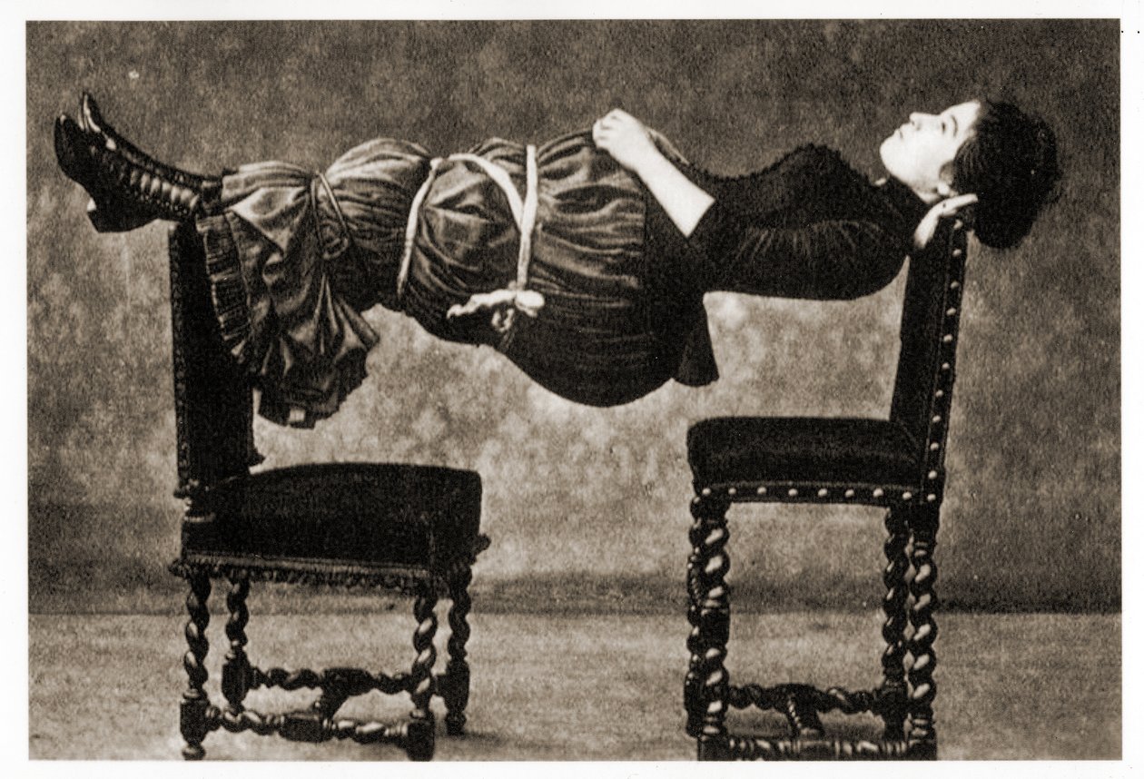 Frau schwebend, ca. 1890 von Unknown