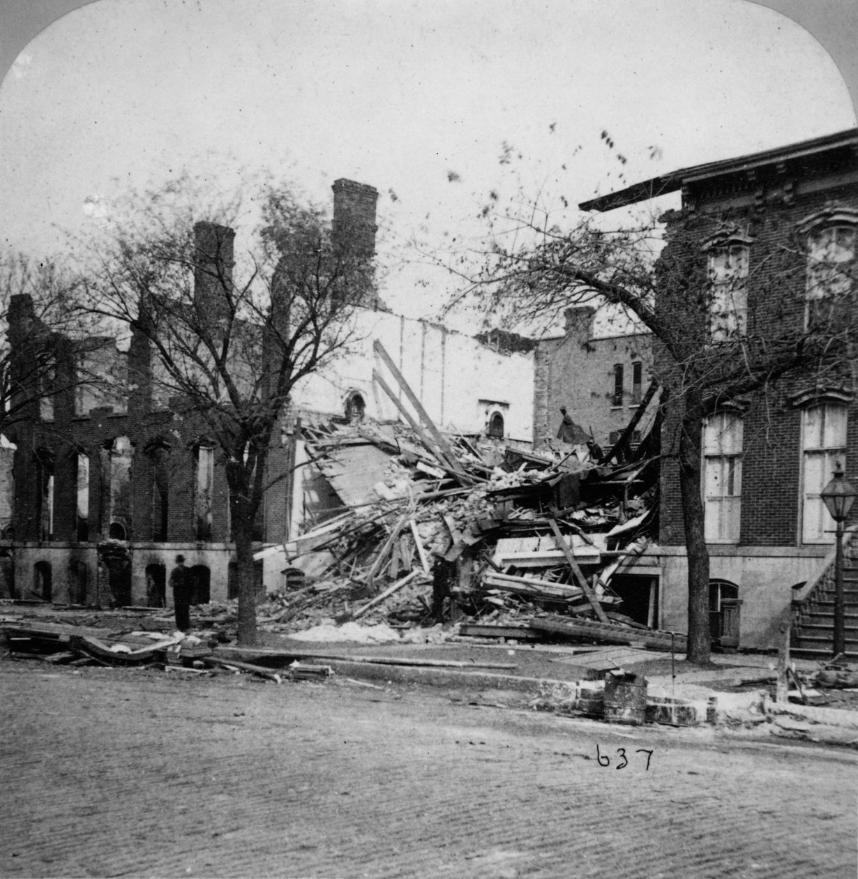 Südliche Grenze des Chicago-Feuers von 1871, 1871 von American Photographer