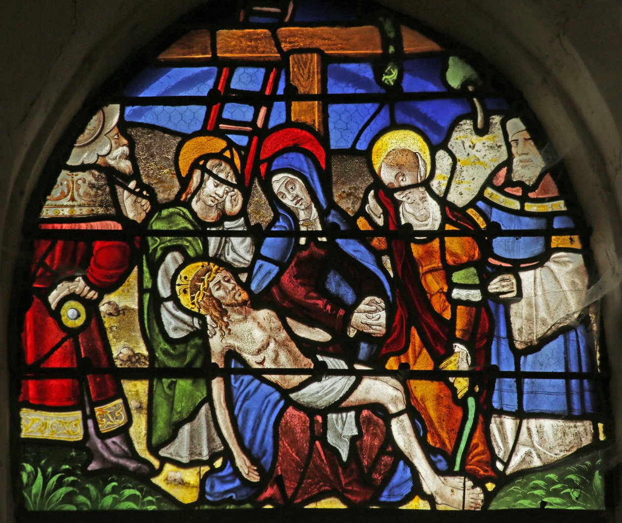 Fenster mit Darstellung der Pietà von French School