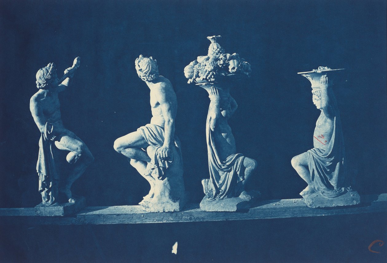 Vier Statuen von Adolphe Terris