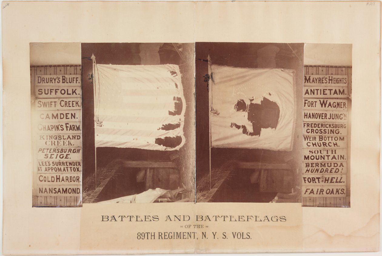 Schlachten und Schlachtflaggen des 89. Regiments, N. Y. S. Vols., ca. 1870 von American Photographer
