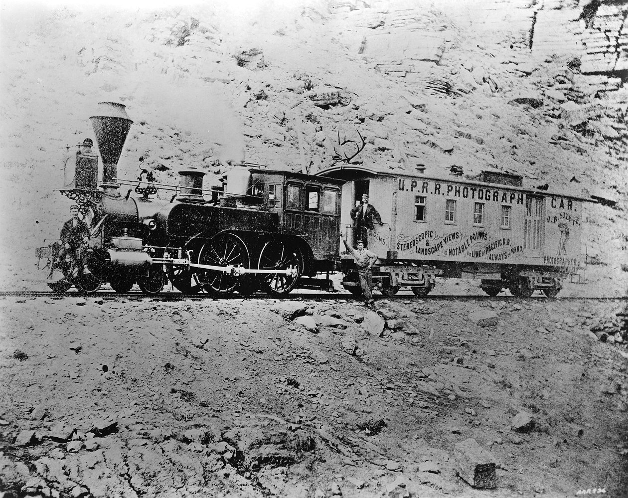 J.B. Silvis U.P.R.R. Fotowagen nahe Point of Rocks, Wyoming, ca. 1868 von American Photographer
