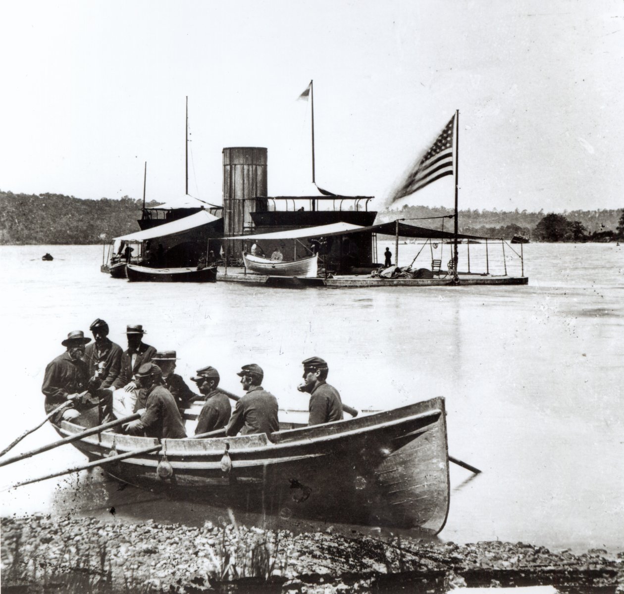 Die USS Onondaga auf dem James River, Virginia, 1864 von American Photographer