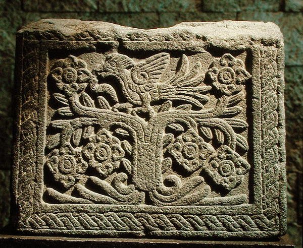 Adler, der eine Schlange verschlingt von Aztec Aztec