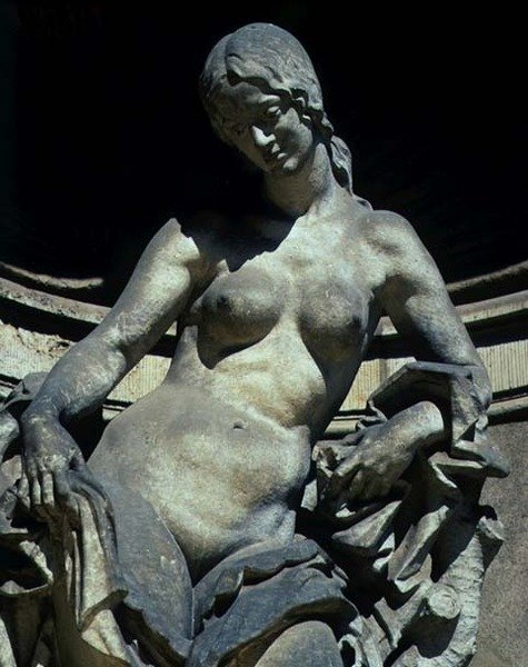 Detail einer Skulptur einer Nymphe von Balthasar Permoser