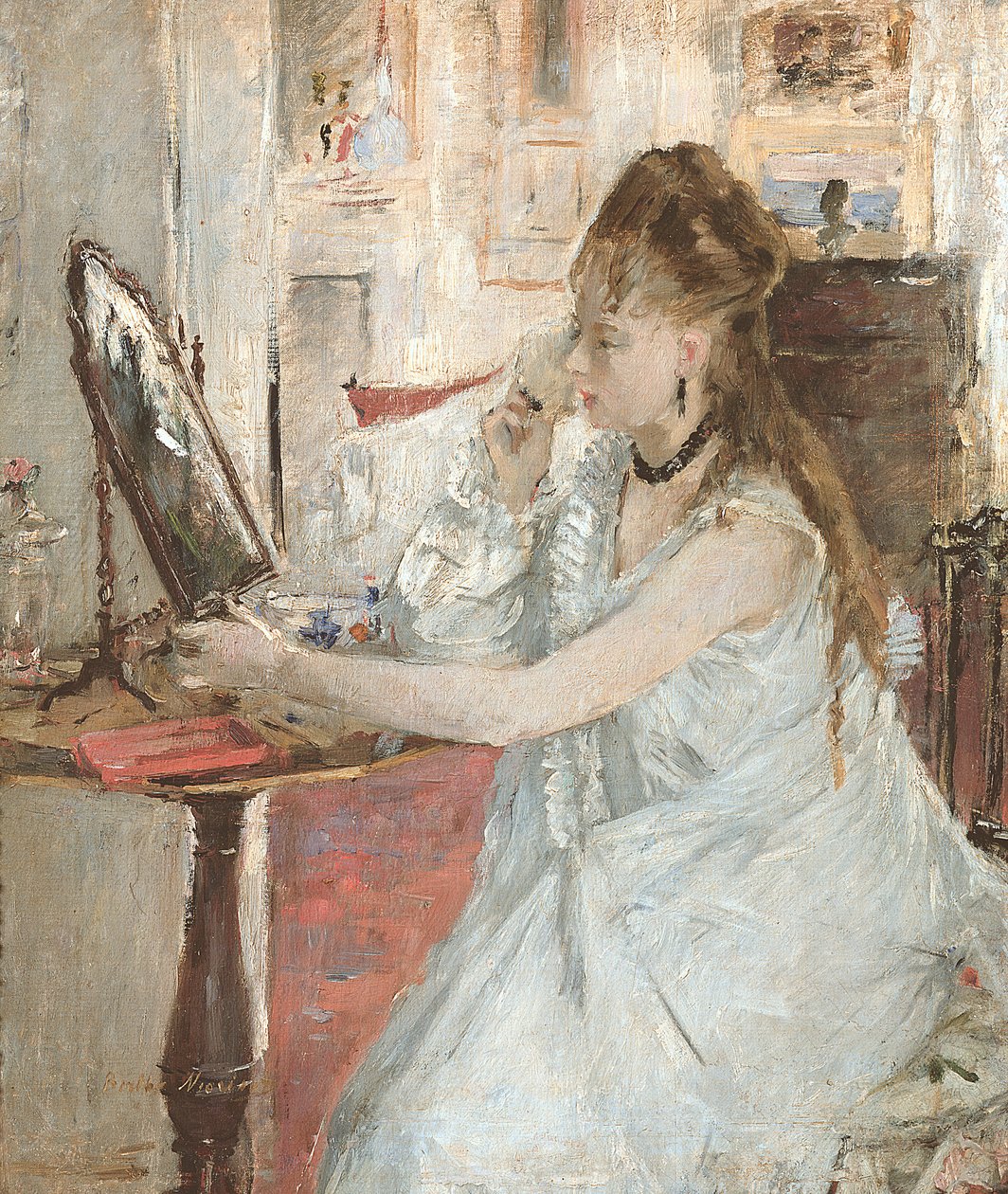 Junge Frau, die ihr Gesicht pudert von Berthe Morisot