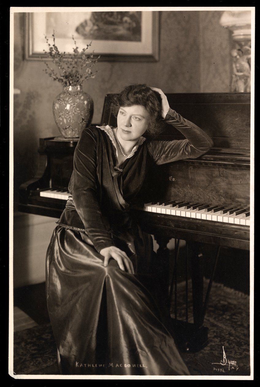 Kahleen MacDonell, ca. 1914 von Byron Company