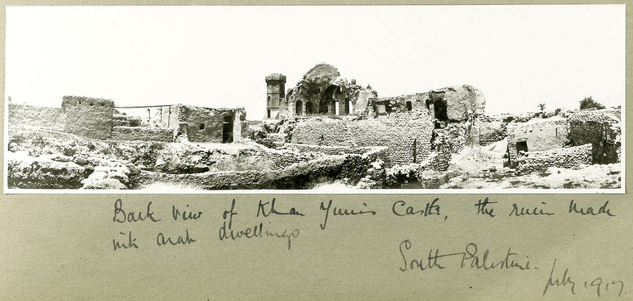 Rückansicht der Burg Khan Yunis, Südpalästina, Juli 1917 von Capt. Arthur Rhodes