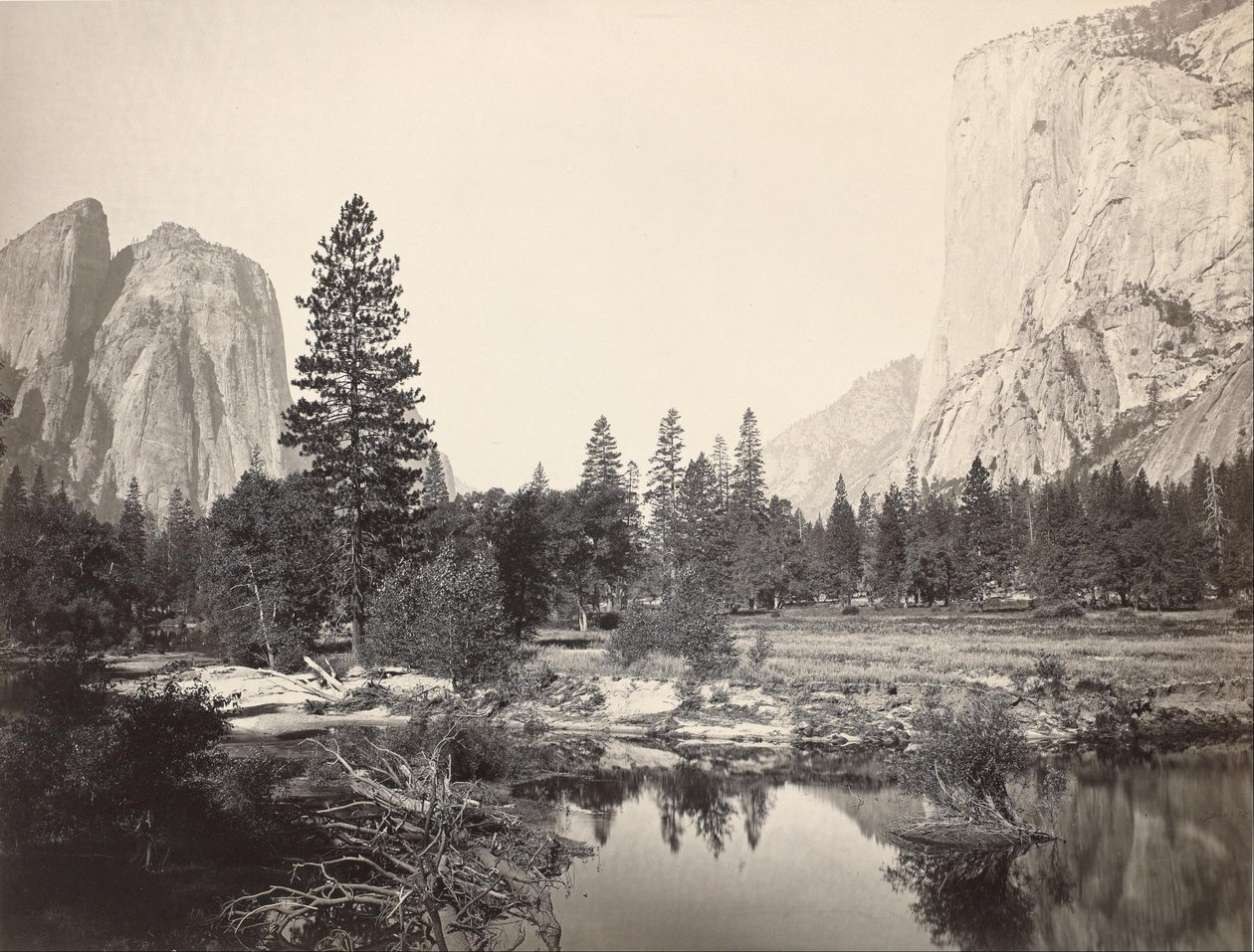 Das Tal hinunter, Yosemite, Cathedral Rocks, El Capitan, Yosemite von Carleton E. Watkins