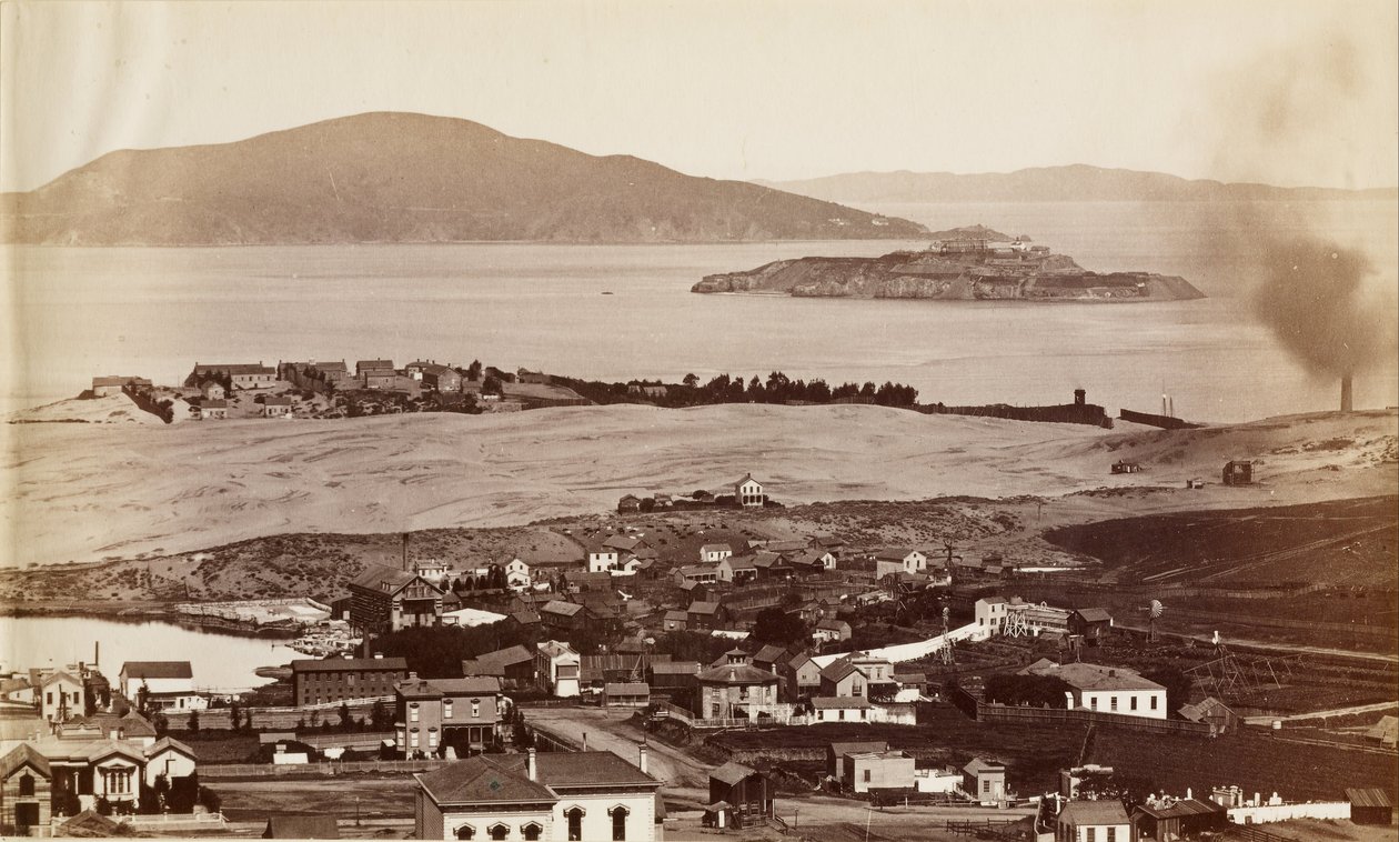 Alcatraz & Black Pt. vom Russian Hill, S.F. von Carleton Watkins