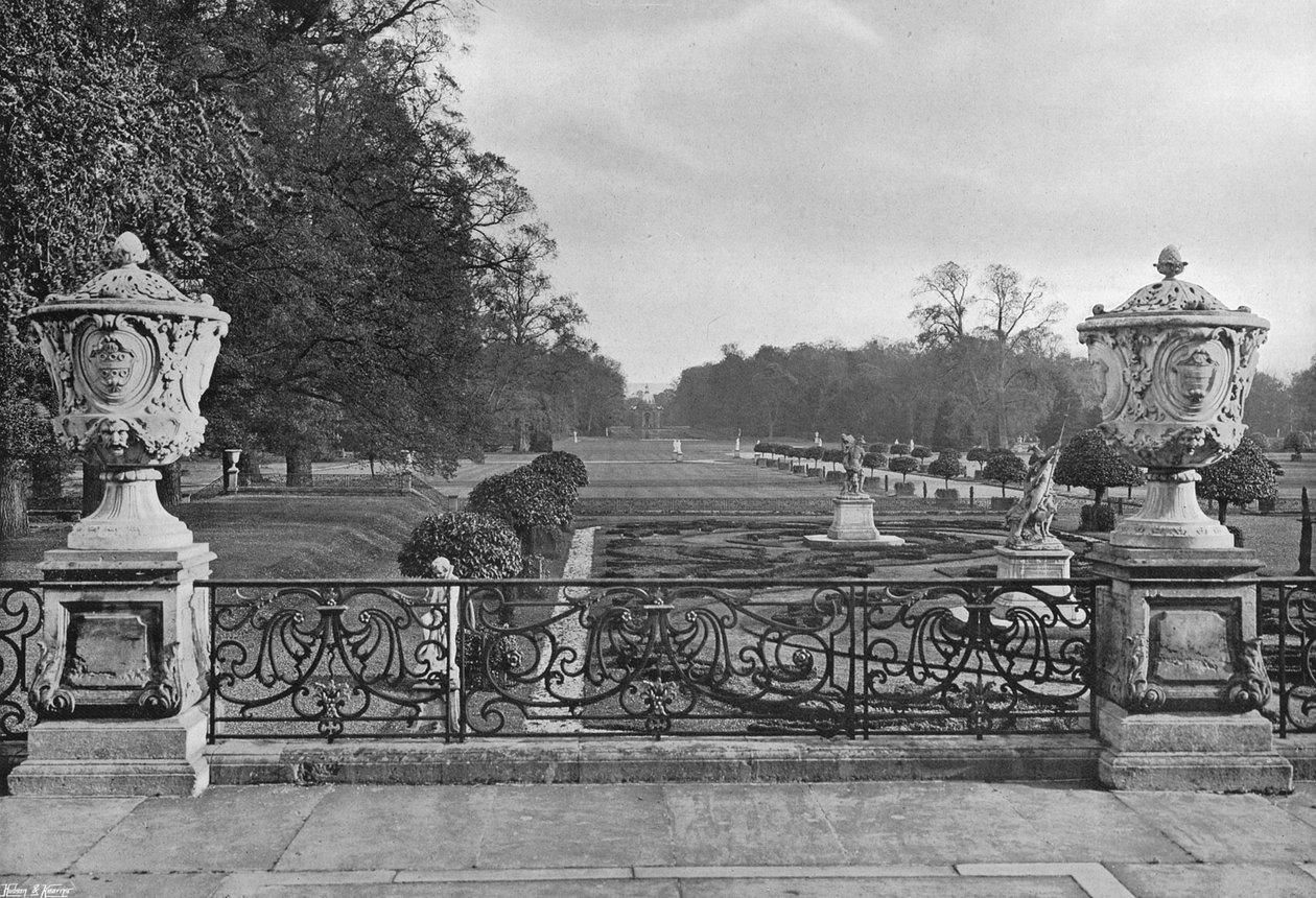 Auf der Südterrasse von Charles Latham