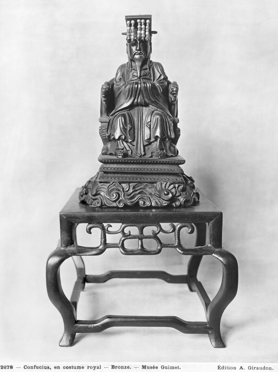 Statuette von Konfuzius (551-479 v. Chr.) als Mandarin, Qing-Dynastie (1644-1912) von Chinese School