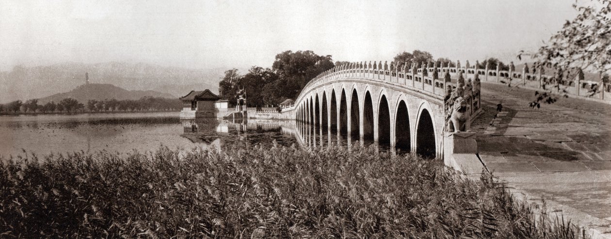 Die Brücke mit 17 Bögen, Peking von Donald Mennie