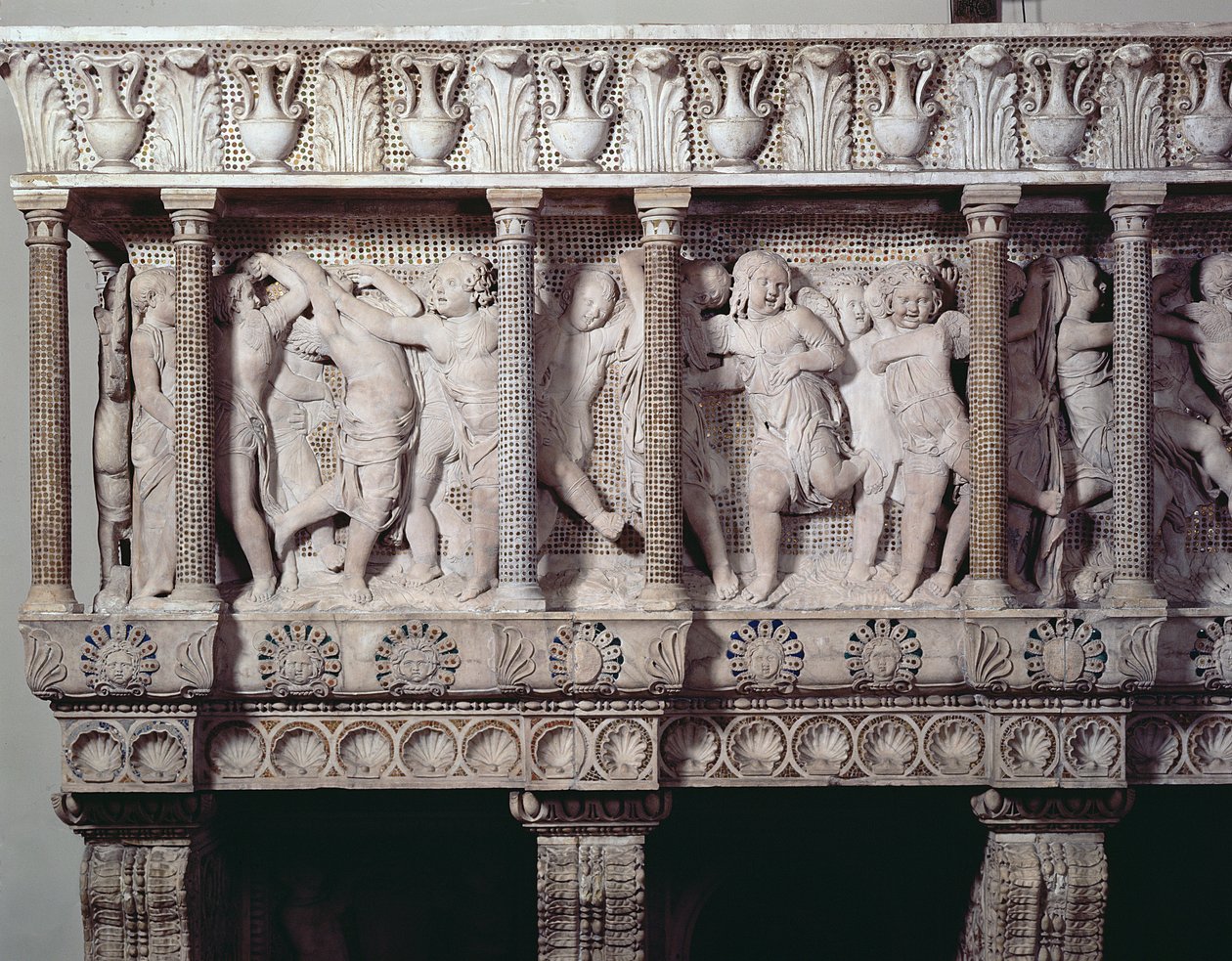 Detail von der Cantoria, ca. 1433-39 (Marmor) von Donatello