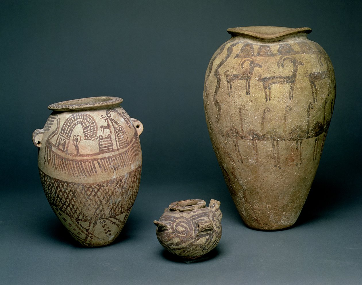 Vase dekoriert mit verschiedenen Friesen von Tieren und geometrischen Mustern, Ägyptisch, Naqada I Periode (4000-3500 v. Chr.) und Naqada II Periode (3500-3100 v. Chr.) von Egyptian