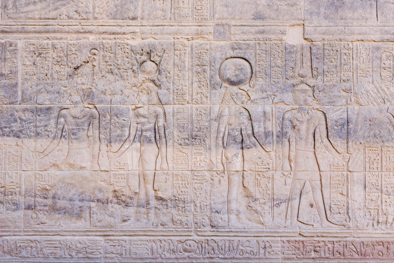 Reliefs am Philae-Tempel, Assuan, Ägypten von Egyptian 30th Dynasty