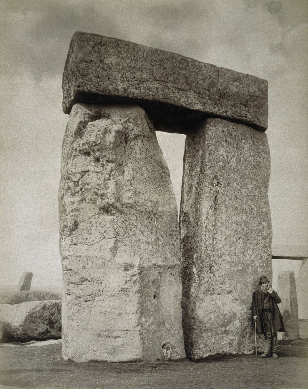 Ein Schäfer posiert bei Stonehenge auf der Salisbury Plain von English Photographer