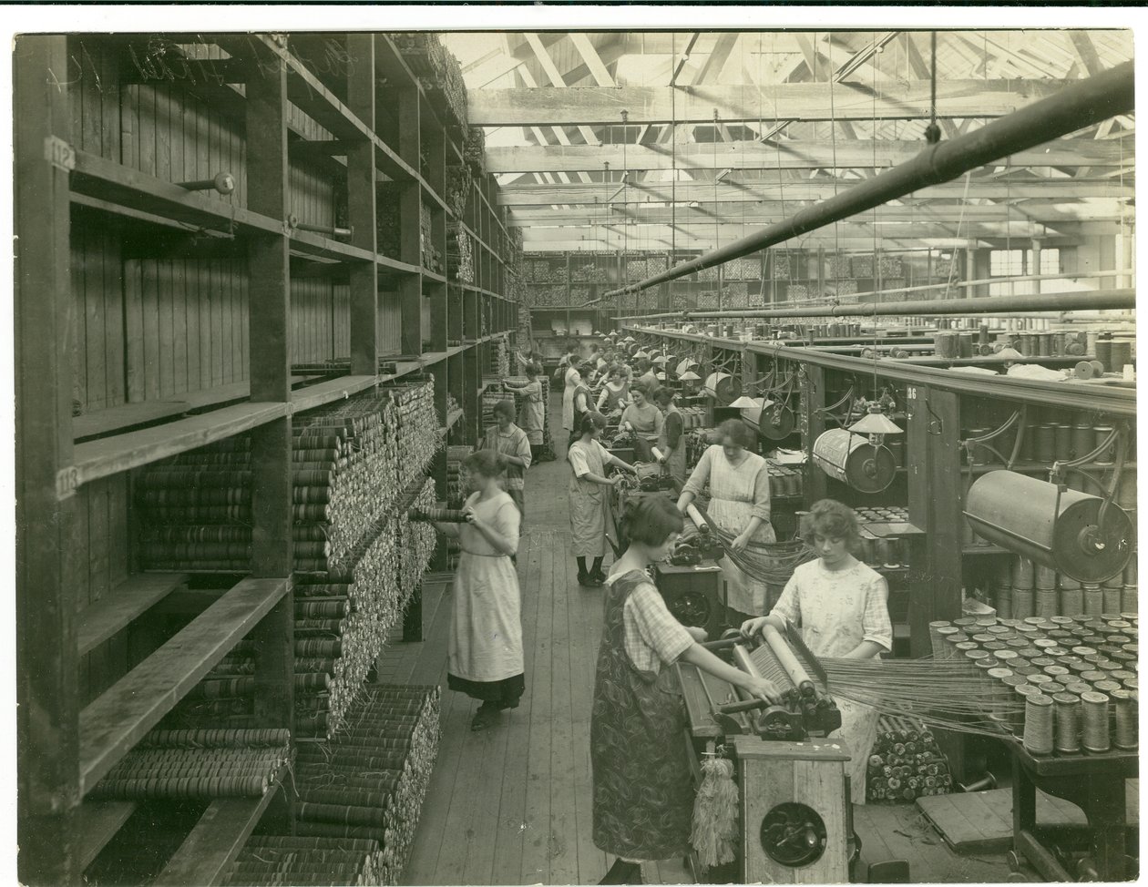 Axminster-Spuleneinstellung, Teppichfabrik, 1923 von English Photographer
