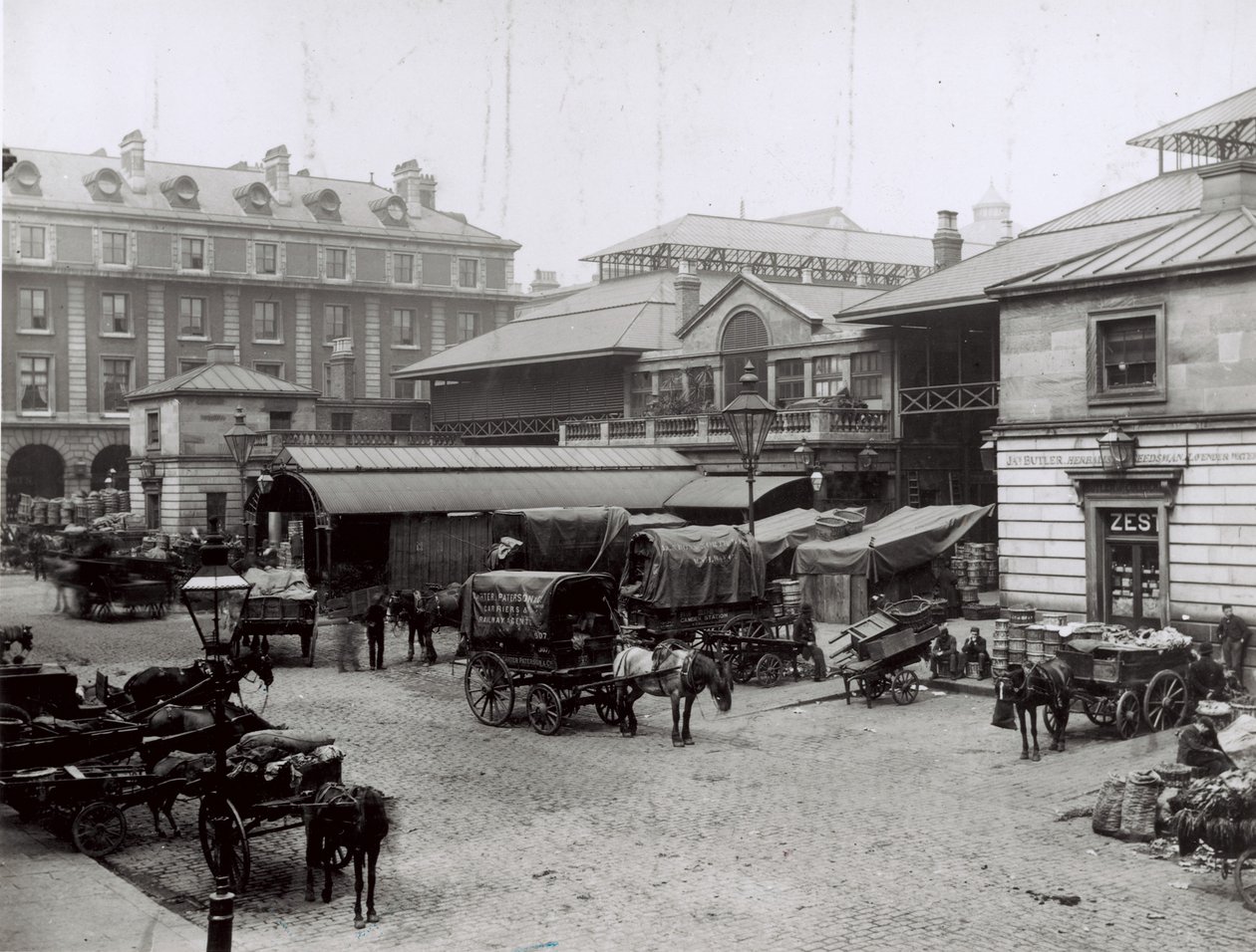 Covent Garden Market, London von English Photographer