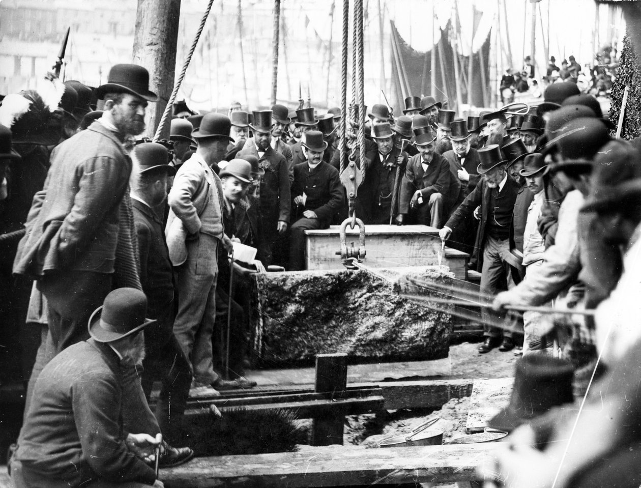 Grundsteinlegung für die Erweiterung von Smeatons Pier, 1888 von English Photographer