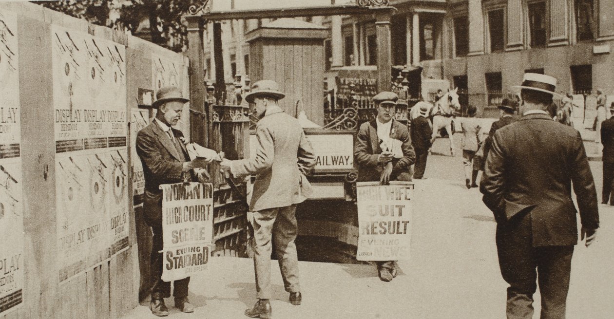 Zeitungsverkäufer auf dem Trafalgar Square, aus Wonderful London, veröffentlicht 1926-27 von English Photographer