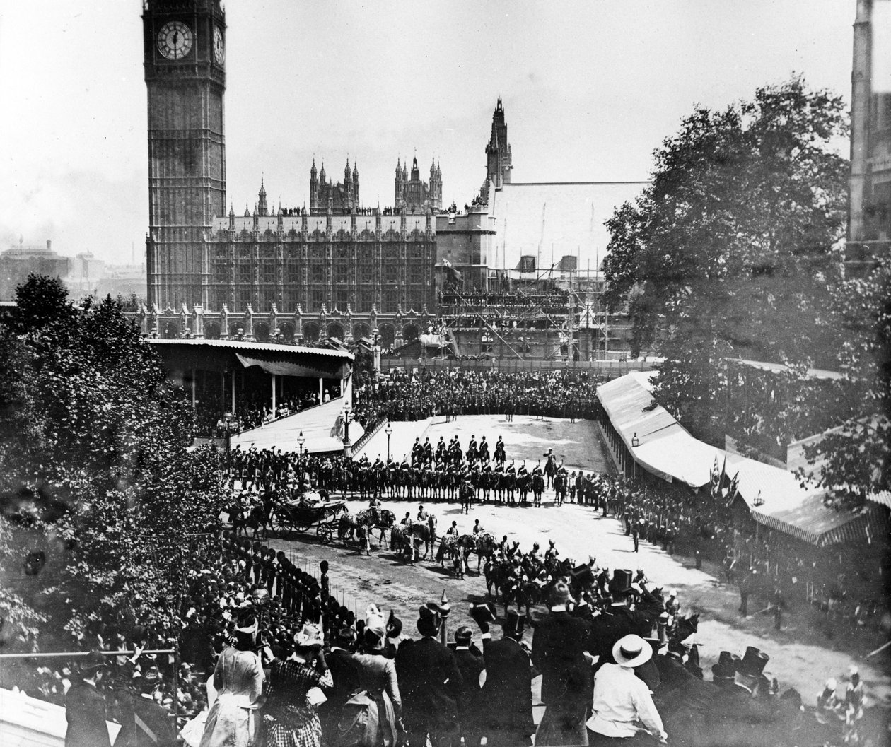 Königin Victoria passiert die Westminster Abbey in ihrer Diamant-Jubiläumsprozession, 1897 von English Photographer