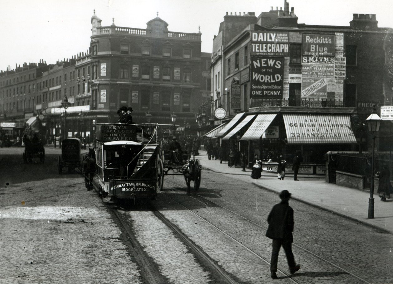 Der Engel, Islington, London, ca. 1890 von English Photographer