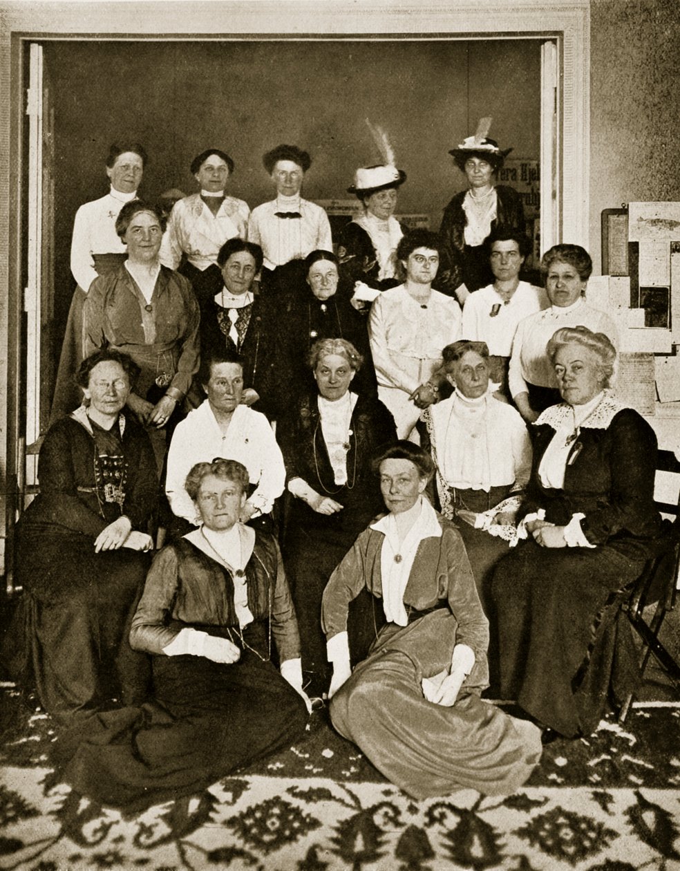 Internationale Versammlung der Frauenwahlrechtsarbeiterinnen von English Photographer