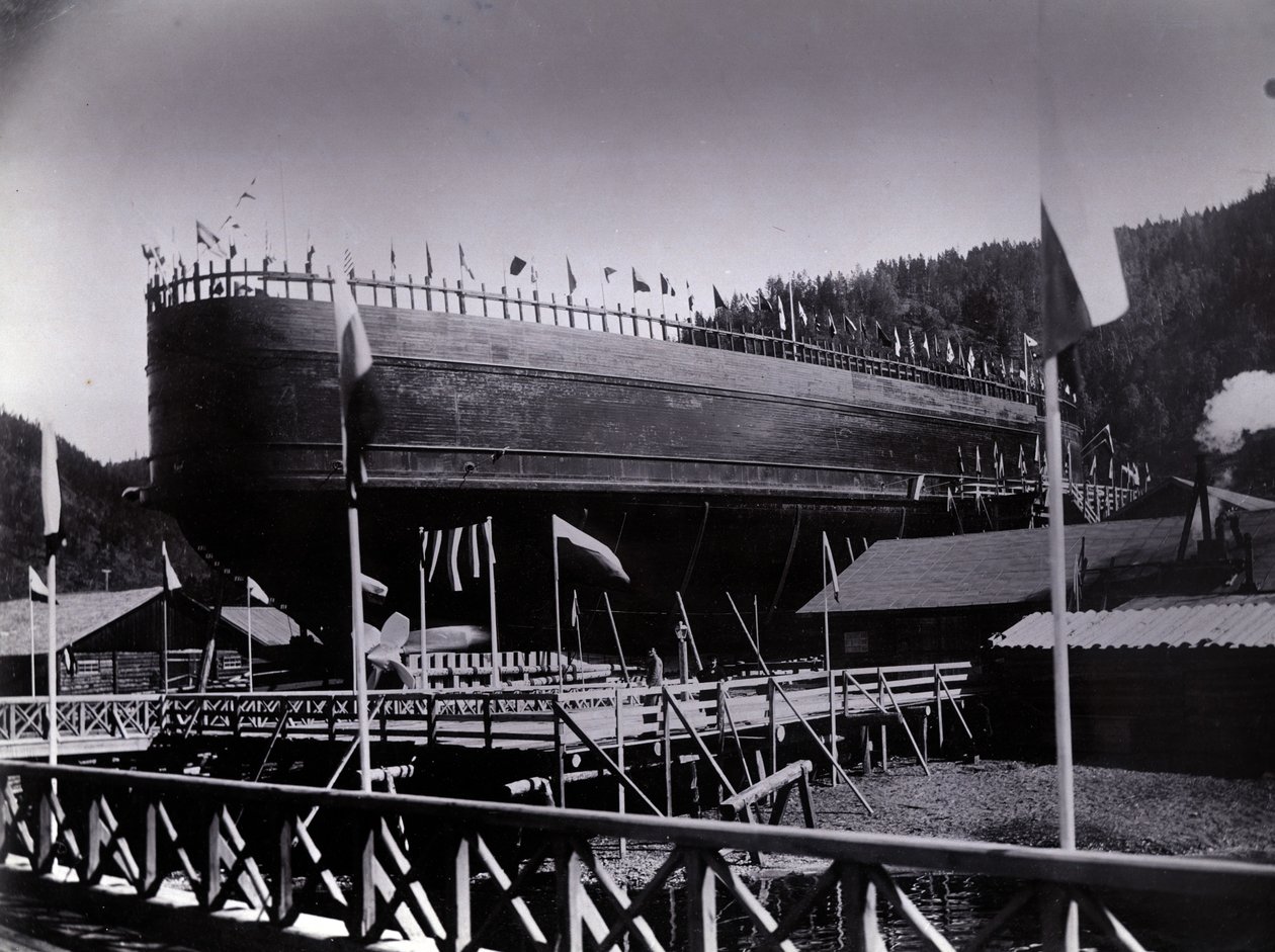 Yard Nr. 647, Baikal. Der eisbrechende Zugfähren-Dampfer Baikal bereit zum Start in den Baikalsee, 1896 von English Photographer