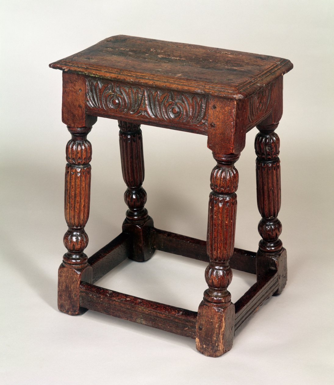 Hocker von English School