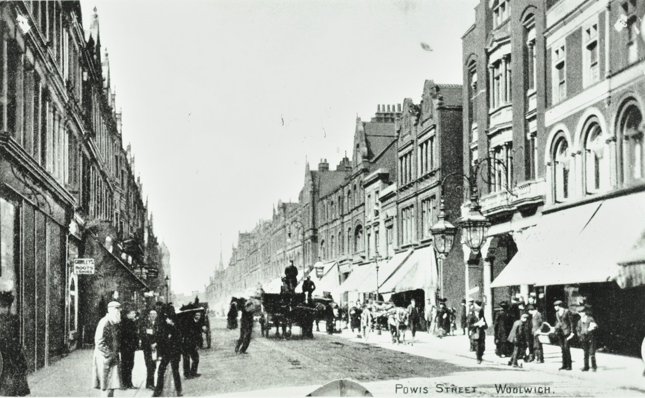 Powis Street, Woolwich: Gesamtansicht, 1890 von English Photographer