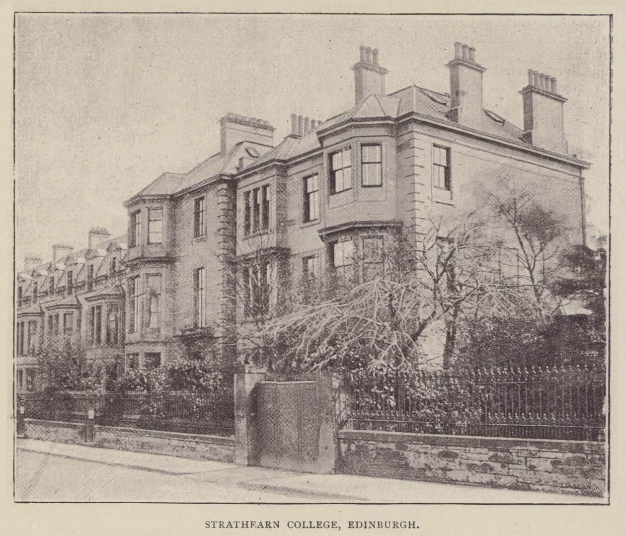 Strathearn College, Edinburgh (Gravur) von English Photographer
