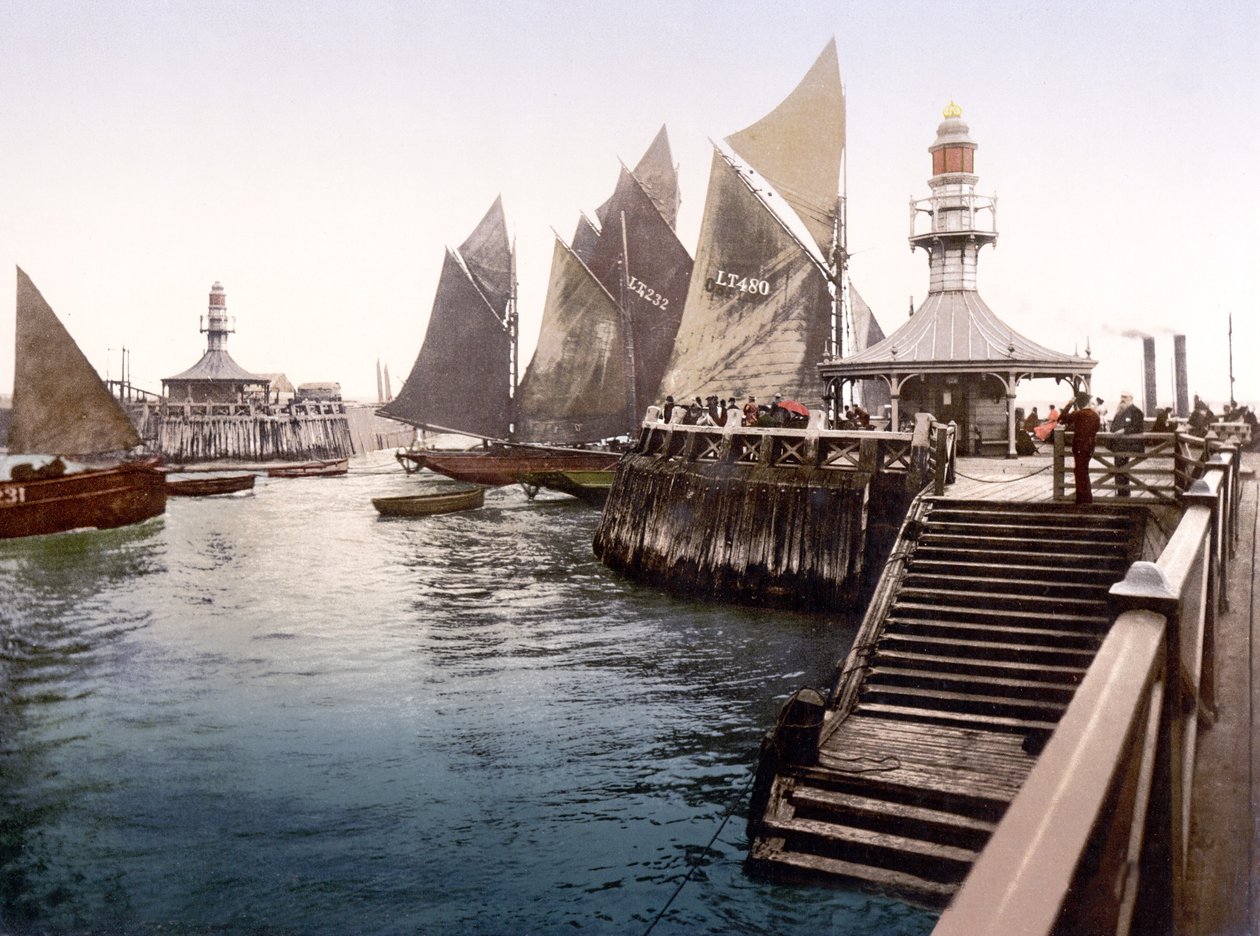 Pier Head II, Lowestoft von English School