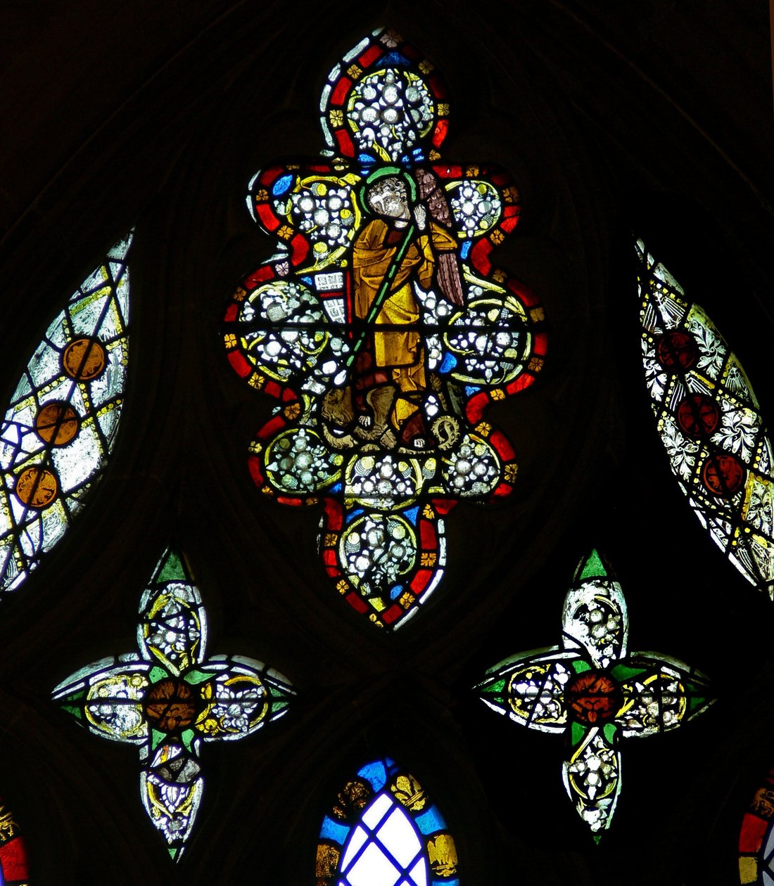 Fenster n-9 mit St. Michael von English School