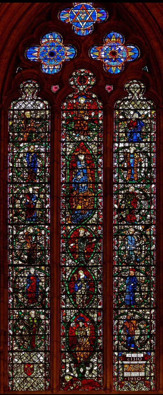 Fenster w30 mit dem Jessebaum von English School