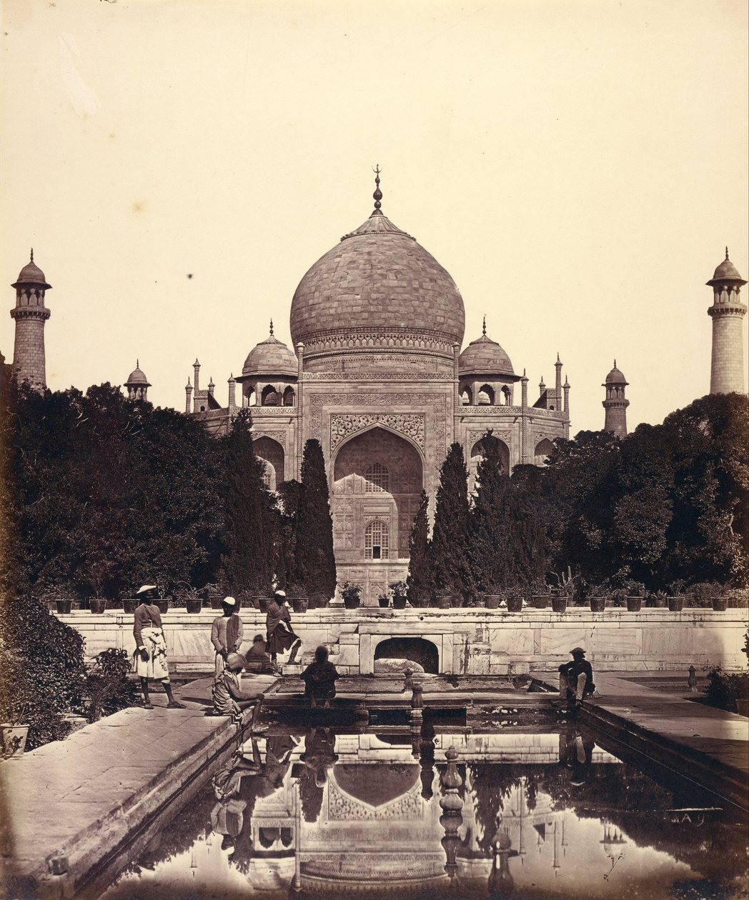 Das Taj Mahal mit den Brunnen von Felice Beato