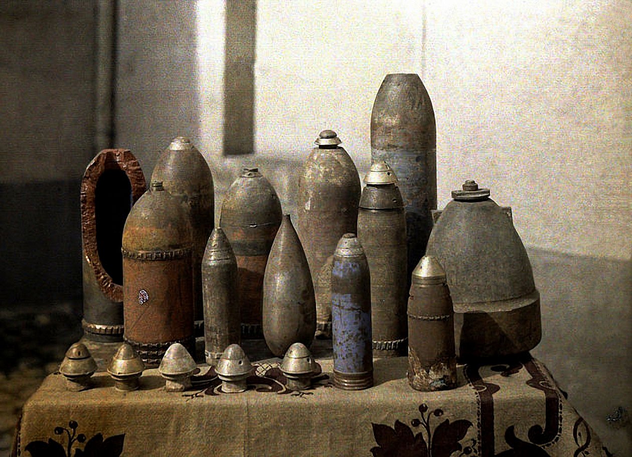 Sammlung nicht explodierter deutscher Granaten, Reims, Marne, Frankreich, 1917 von Fernand Cuville