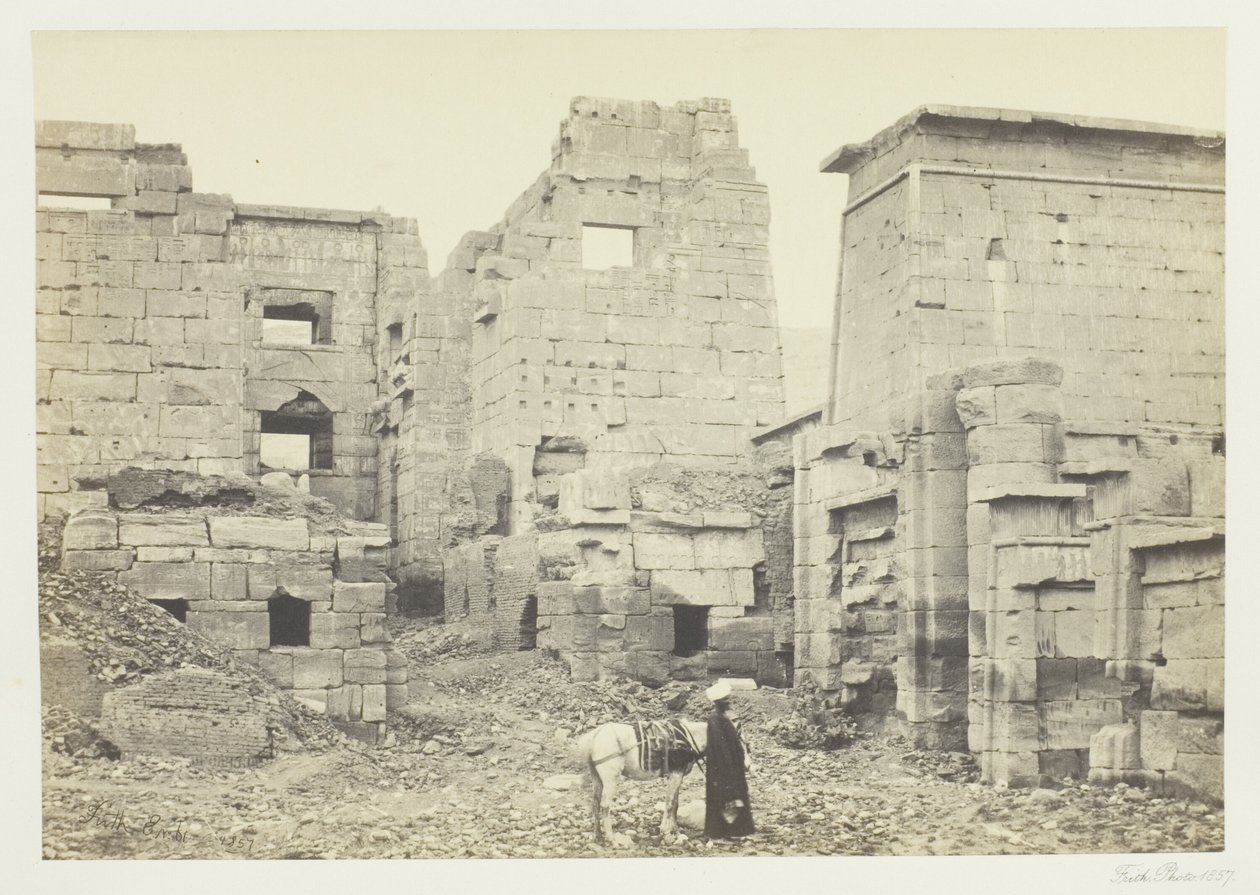 Der Tempelpalast, Medinet Haboo von Francis Frith