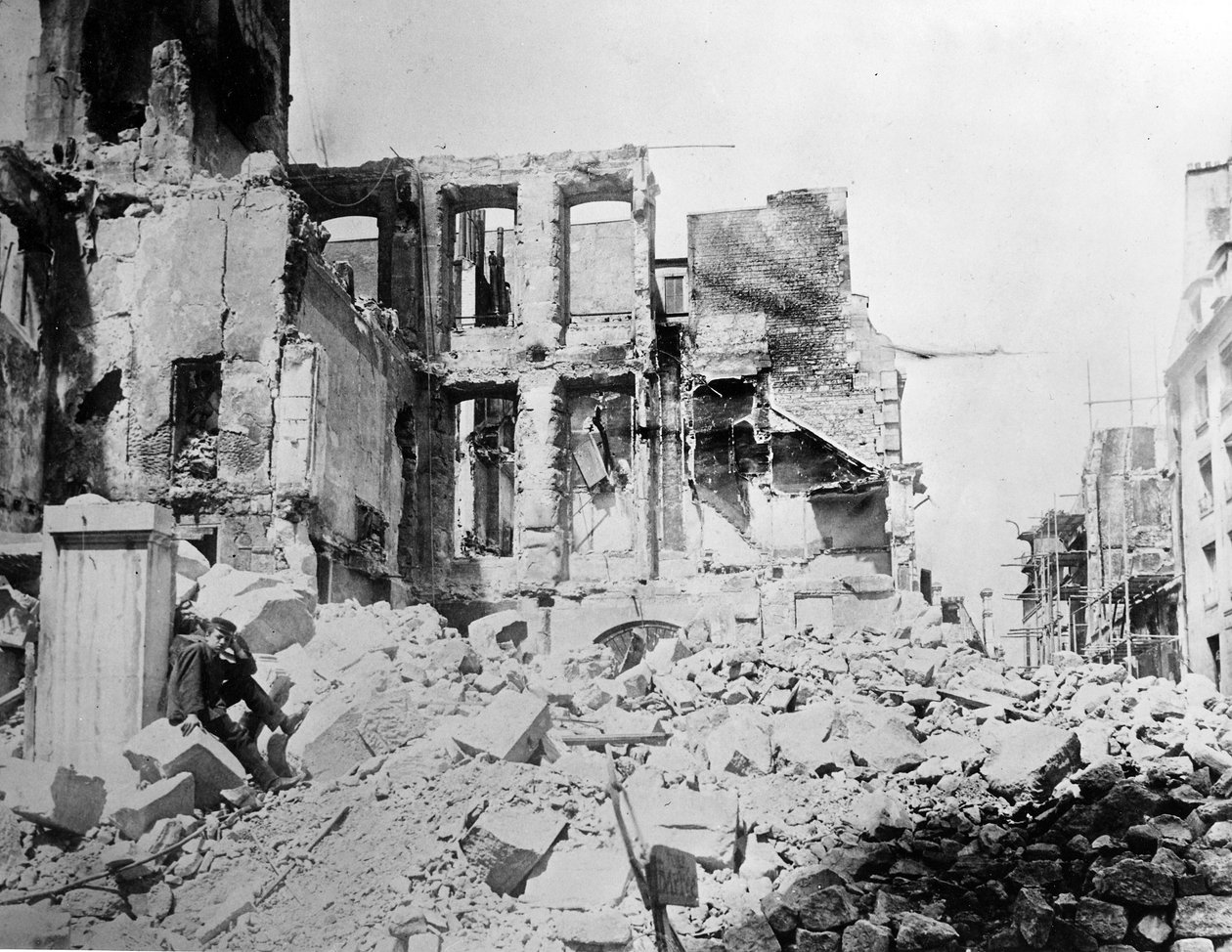 Zerstörung durch preußische Truppen während der Belagerung von Paris, 1870 von French Photographer