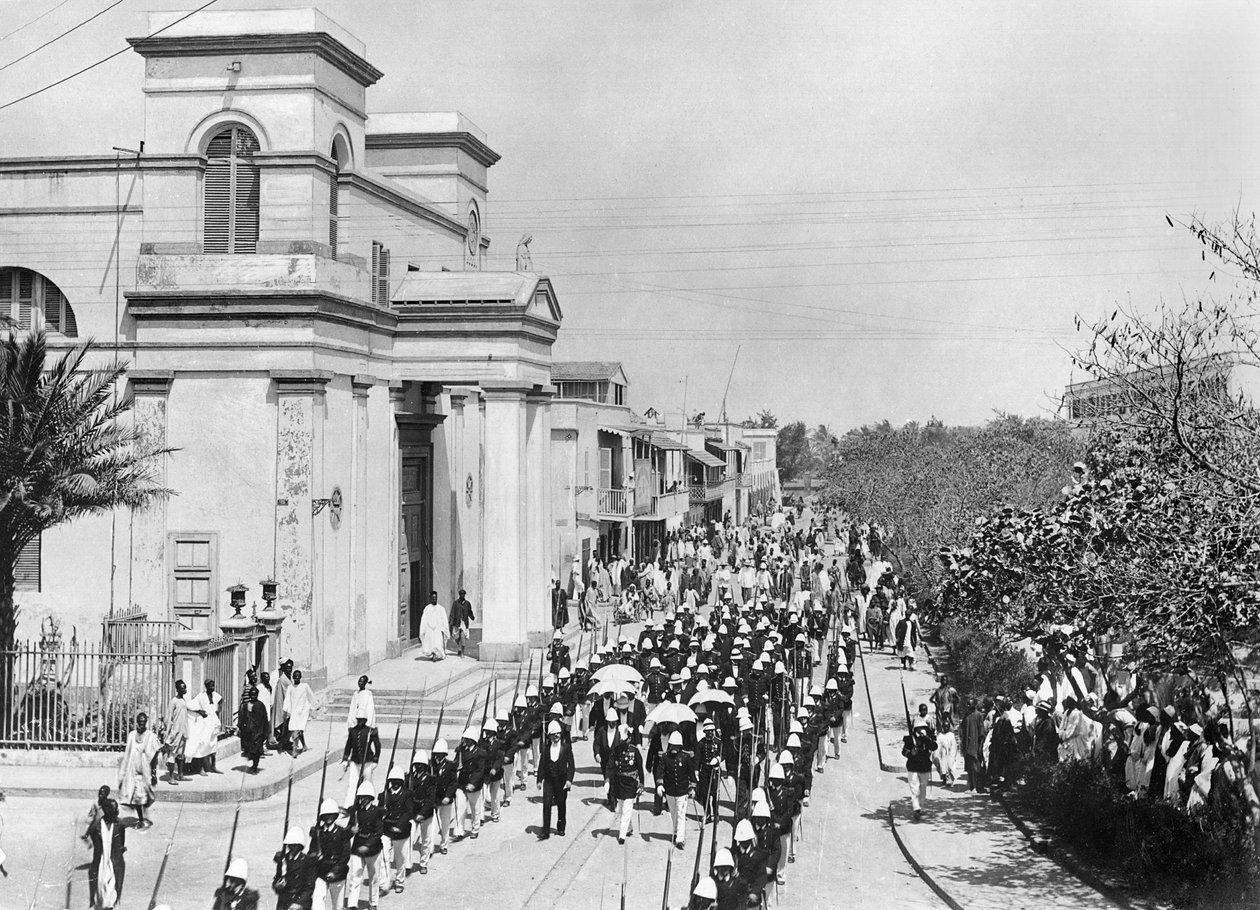 Militärparade, Saint-Louis, Senegal, ca. 1900 von French Photographer