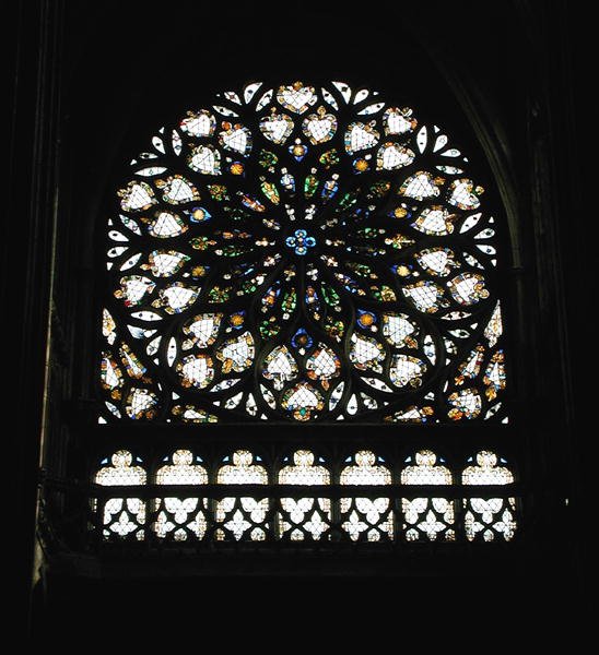 Rosettenfenster des Südquerhauses von French School