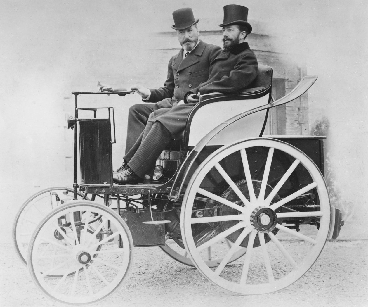 Das elektrische Auto von Jeantaud, 1896 von French Photographer