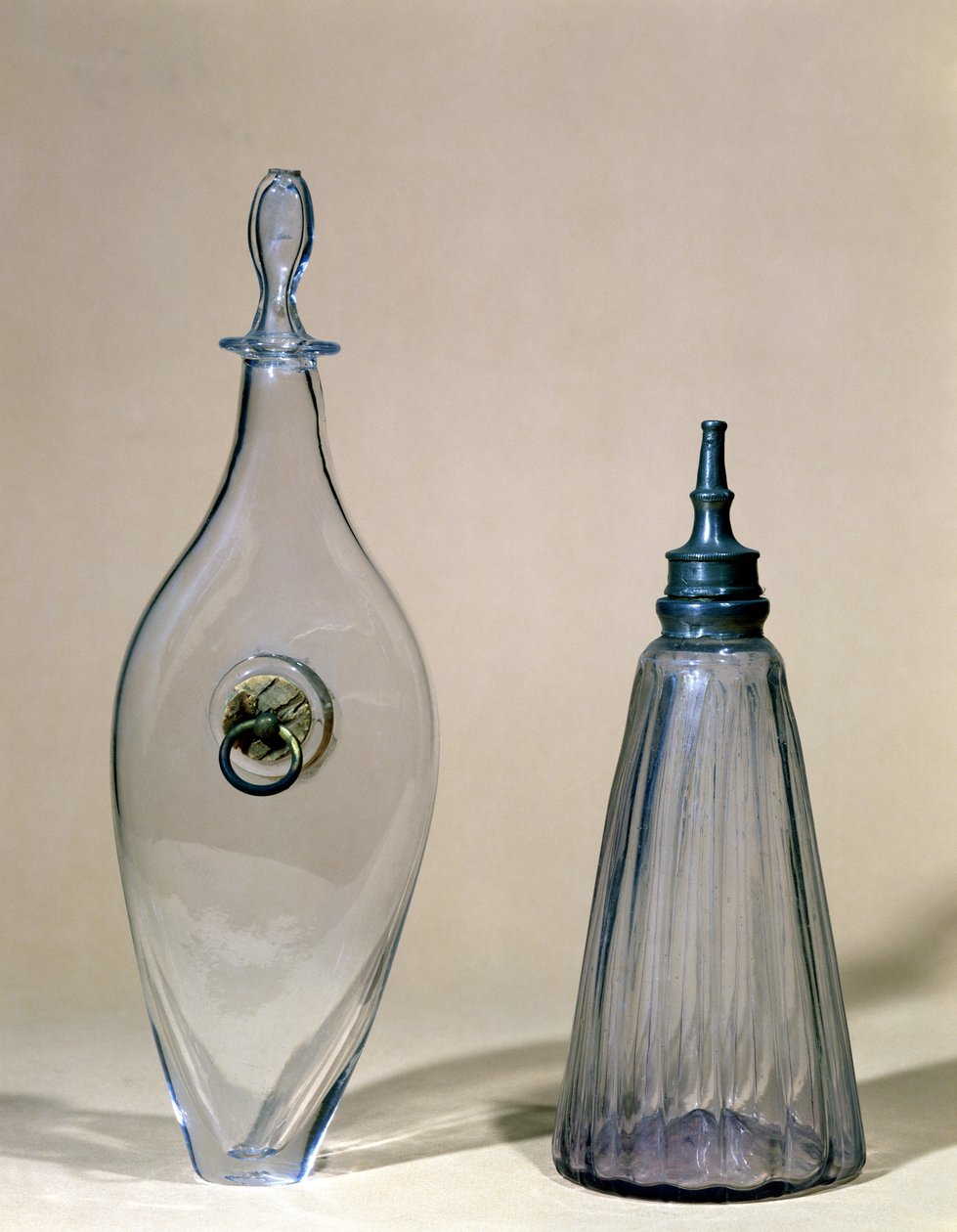 Babyflaschen, 18.-19. Jahrhundert (Glas) von French School
