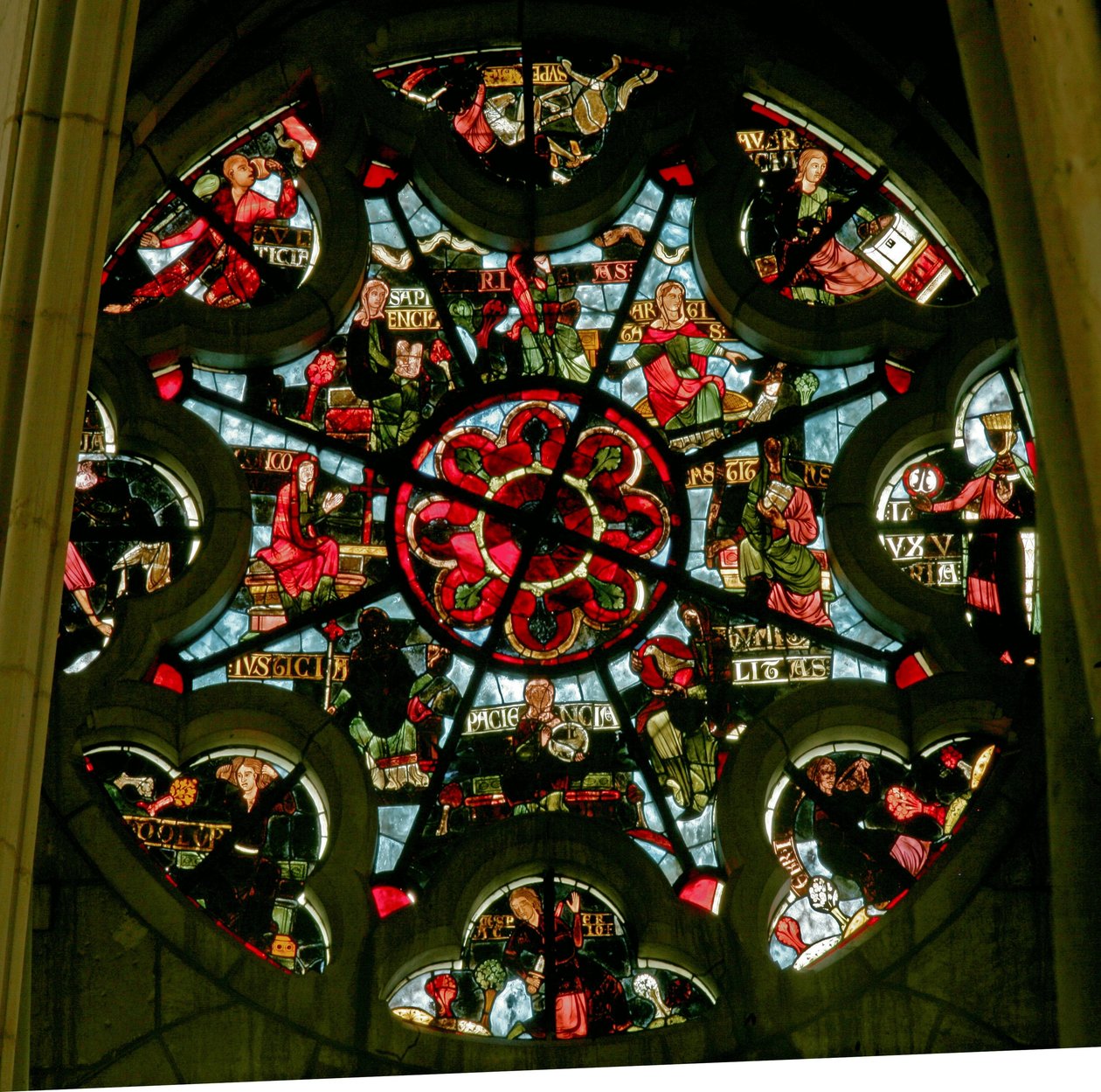 Rosettenfenster, das Laster und Tugenden darstellt von French School