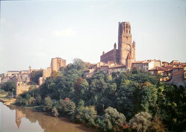Ansicht der Kathedrale von Albi, begonnen 1282 von French School