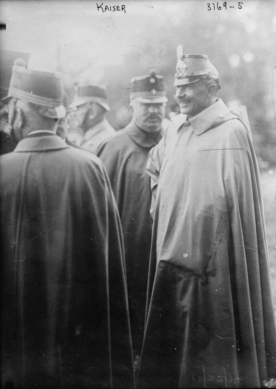 Kaiser Wilhelm mit seinen Truppen, 1914-18 von George Grantham Bain