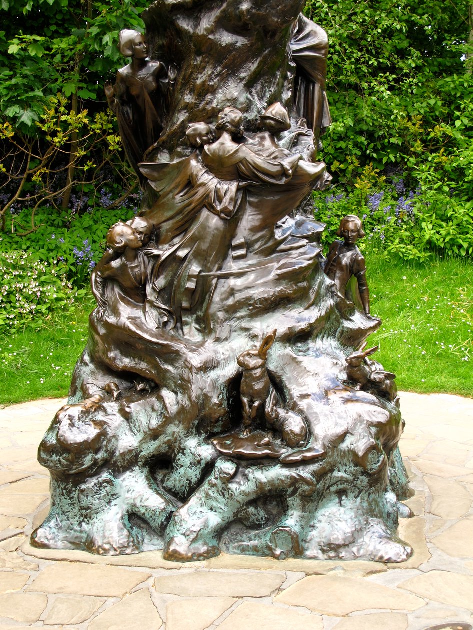 Sockel, Peter Pan Statue (Detail) von George James Frampton